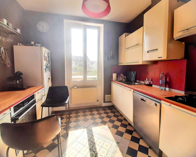 7 Cuisine vue jardin 768x615