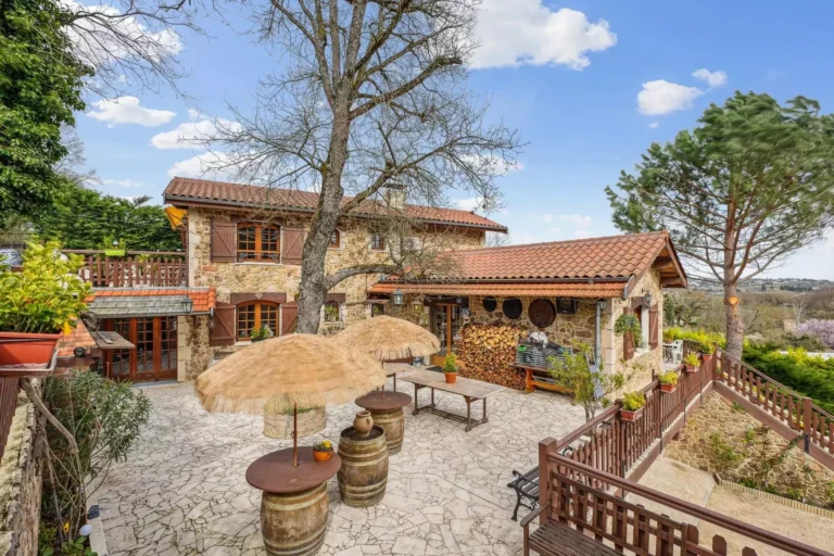Terrasse maison1 768x512