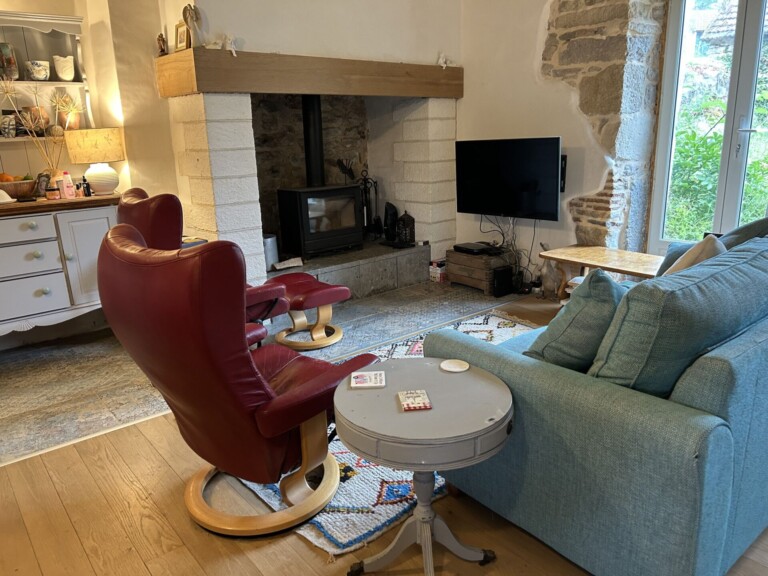 Le salon et Poele a bois optimized 3000 768x576