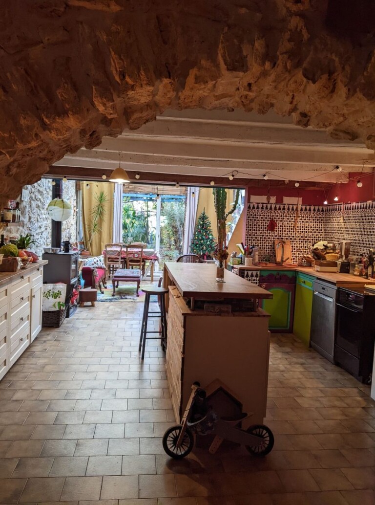 Cuisine ouverte et salon en enfilade