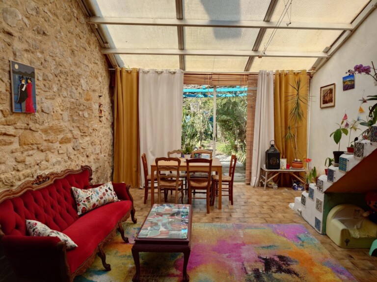 Salon avec vue sur le jardin Salon avec vue sur le jardin
