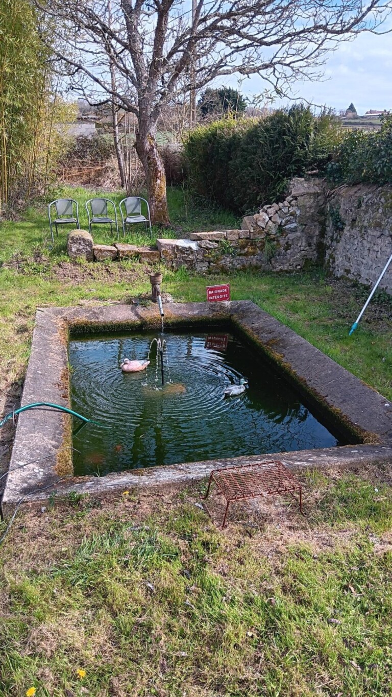 lavoir et source