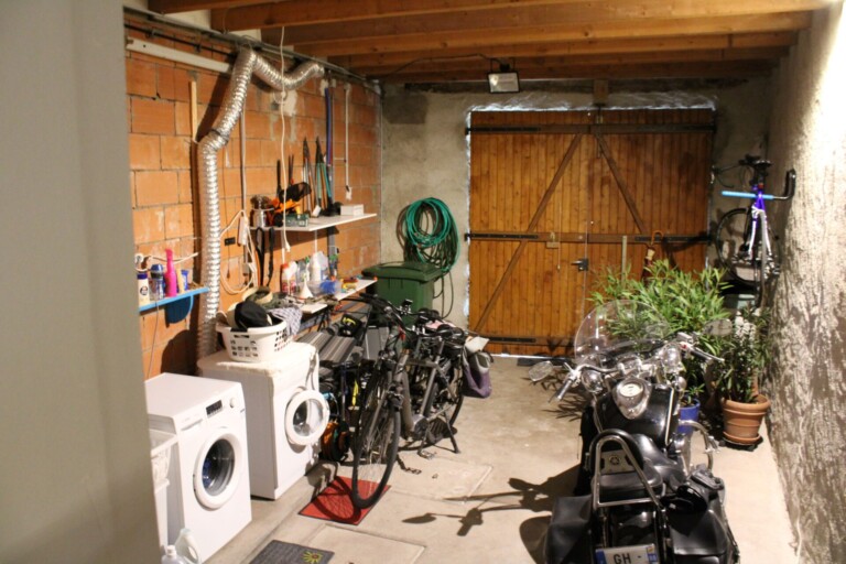 garage 768x512