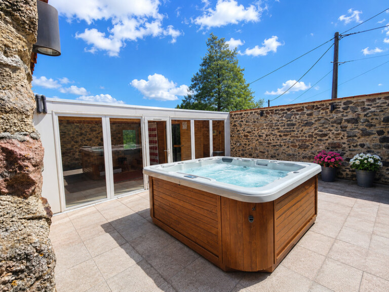 jacuzzi 768x576