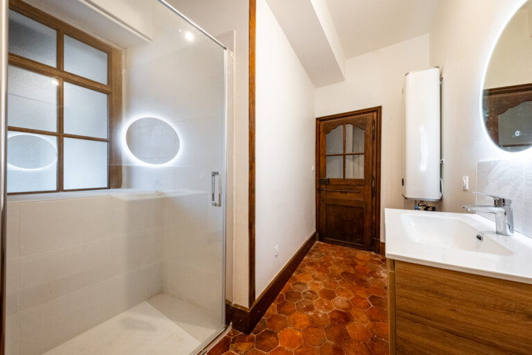 Photo 9 768x512