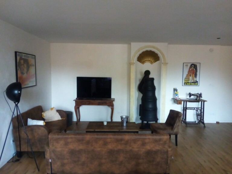 Salon1 768x576