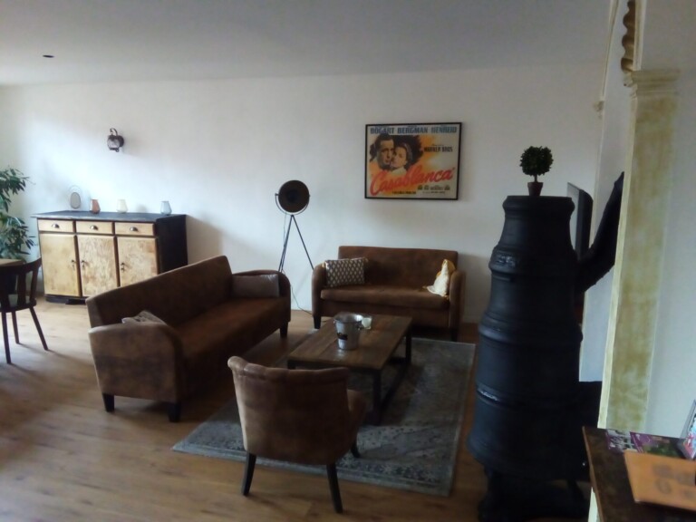 Salon2 768x576