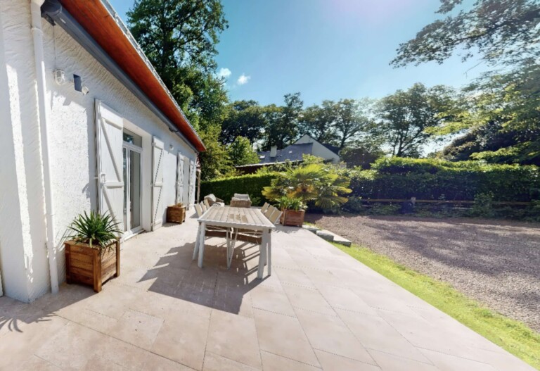 Villa Saint Jean de la Poterie Redon terrasse 768x527