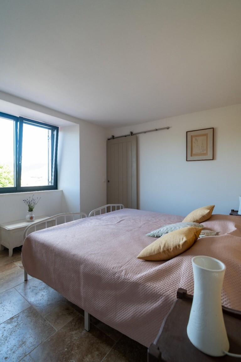 16 chambre5 768x1152