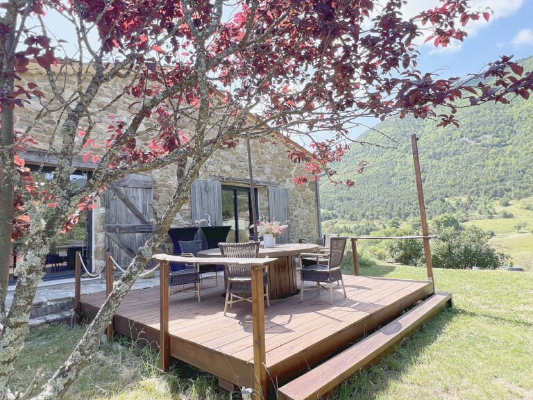 21 terrasse pierre vue vallee 768x576