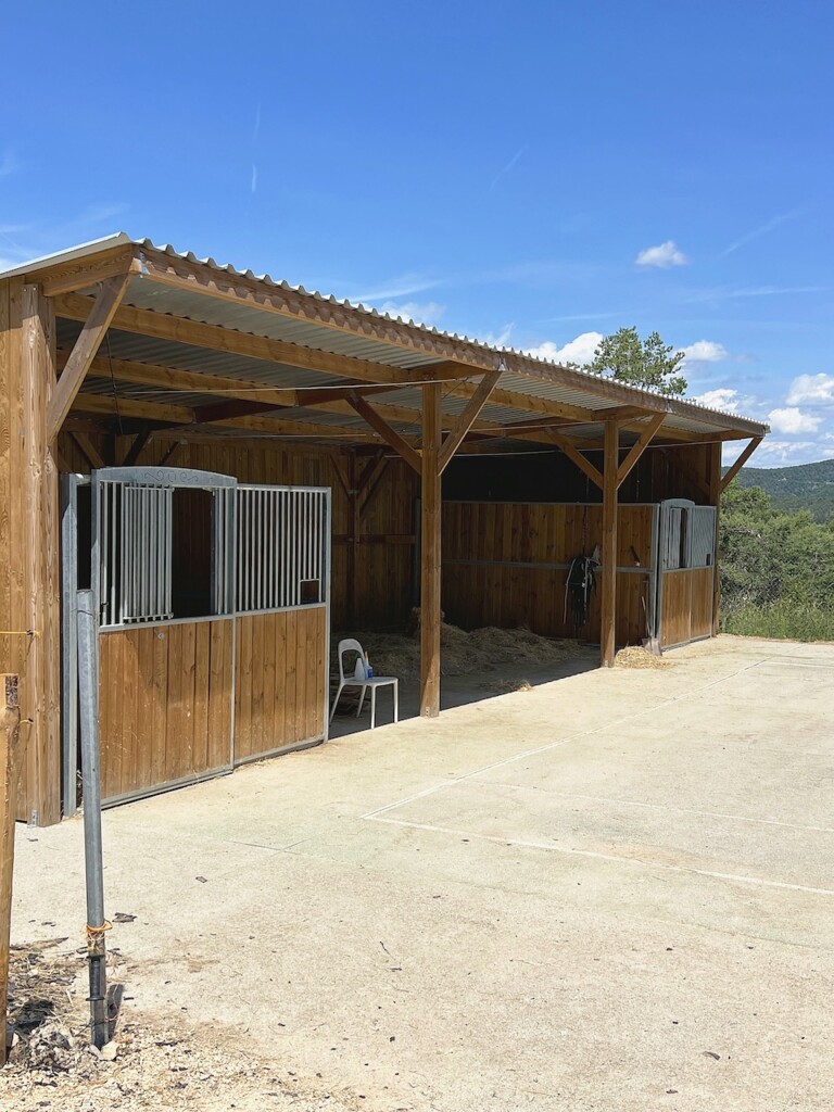 42 ecuries bois boxes 768x1024