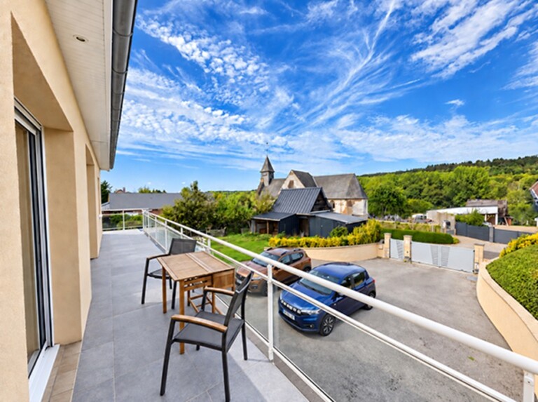 Balcon et parking 768x573