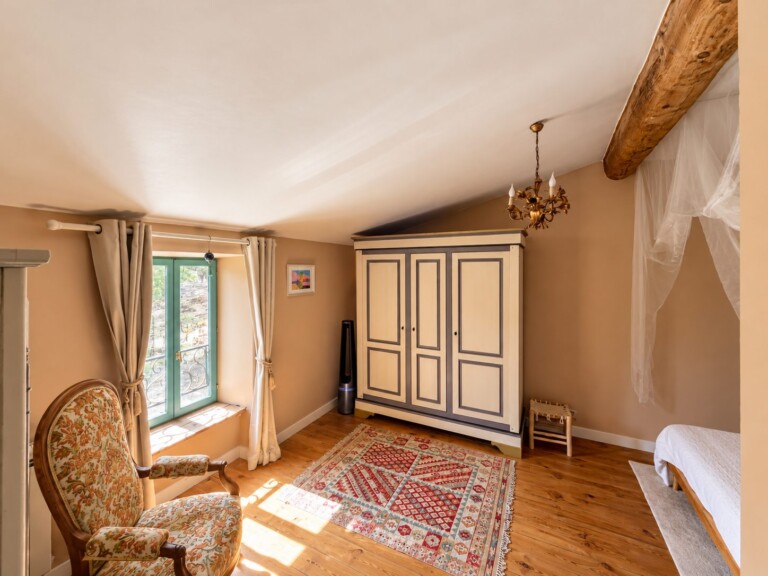 MBR ad 4 768x576