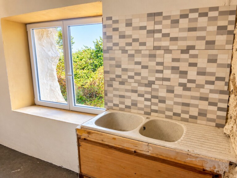 Utility Sink  768x576