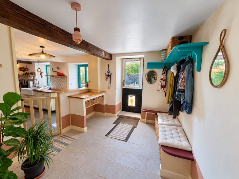 mudroom ad 1 768x576