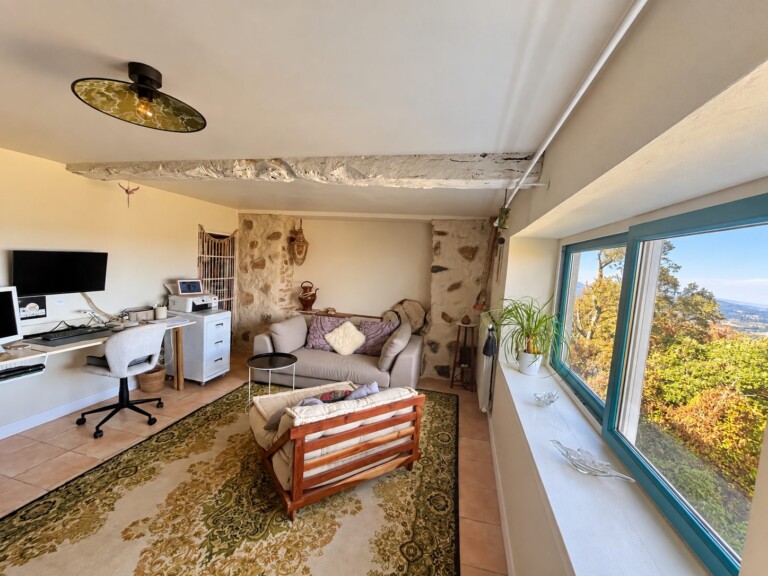 office space 1 768x576