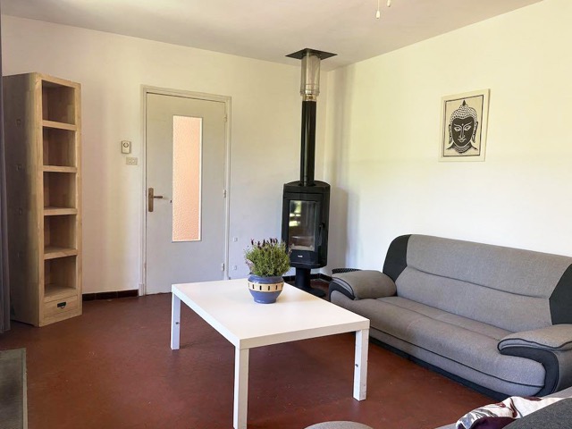 4 g woonkamer met houtkachel